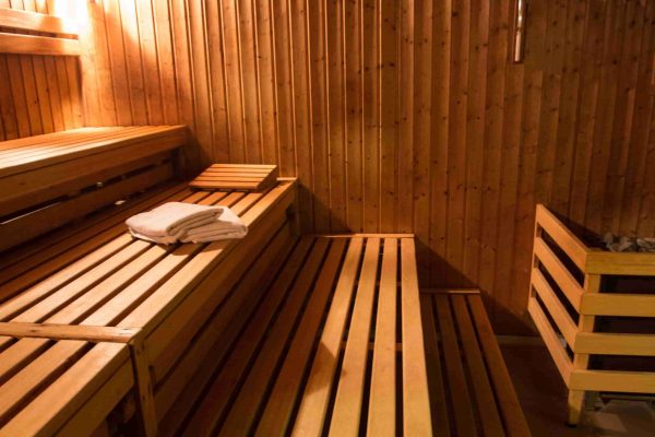 WHY YOU SHOULD HOP IN THE SAUNA RIGHT NOW! | Evidence Based Training